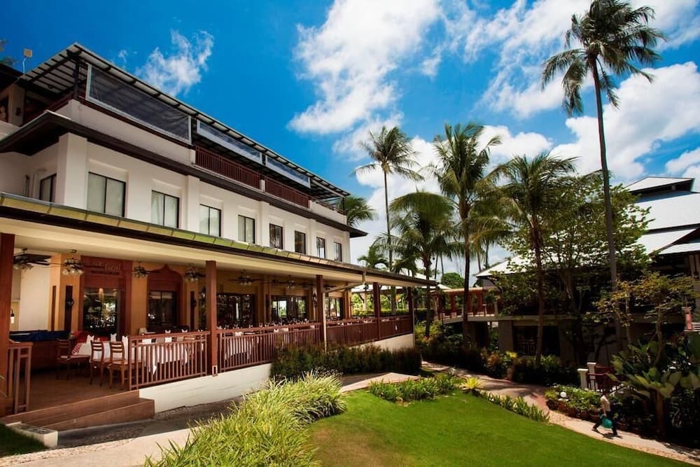 Horizon Karon Beach Resort & Spa
