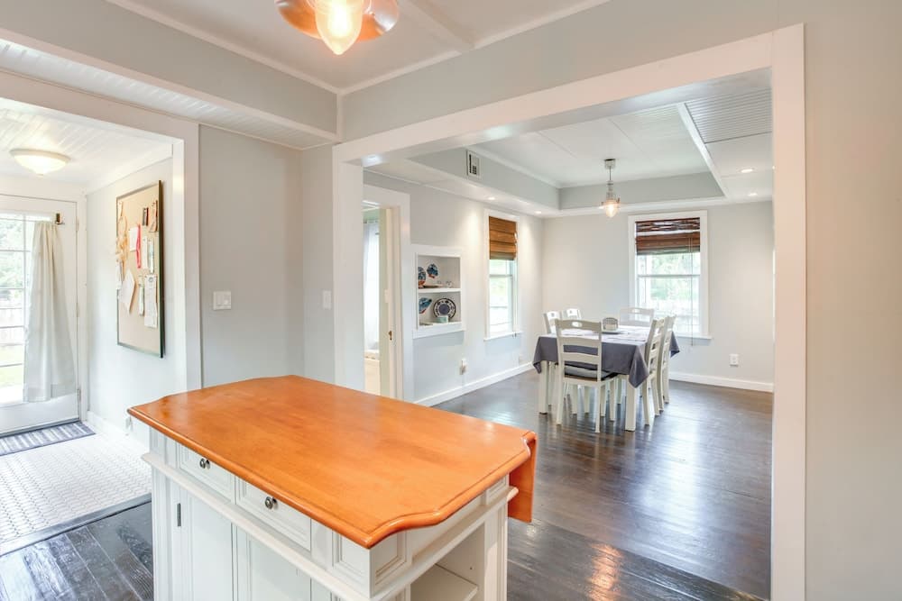 < 1 Mi to Downtown Fort Myers: Tranquil Retreat