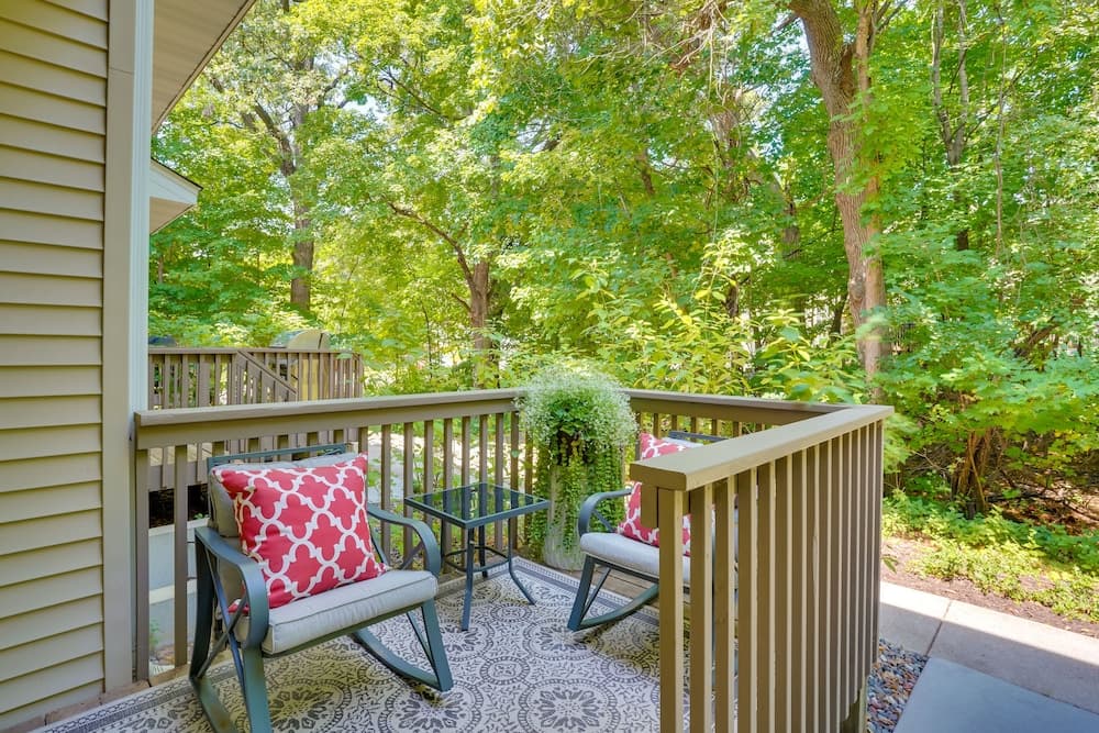 Lake Minnetonka Area Townhome < 1 Mi to Boat Ramp!