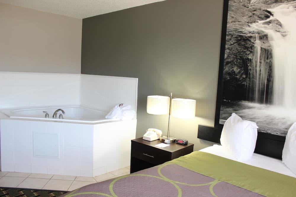 Super 8 by Wyndham Wyoming/Grand Rapids Area
