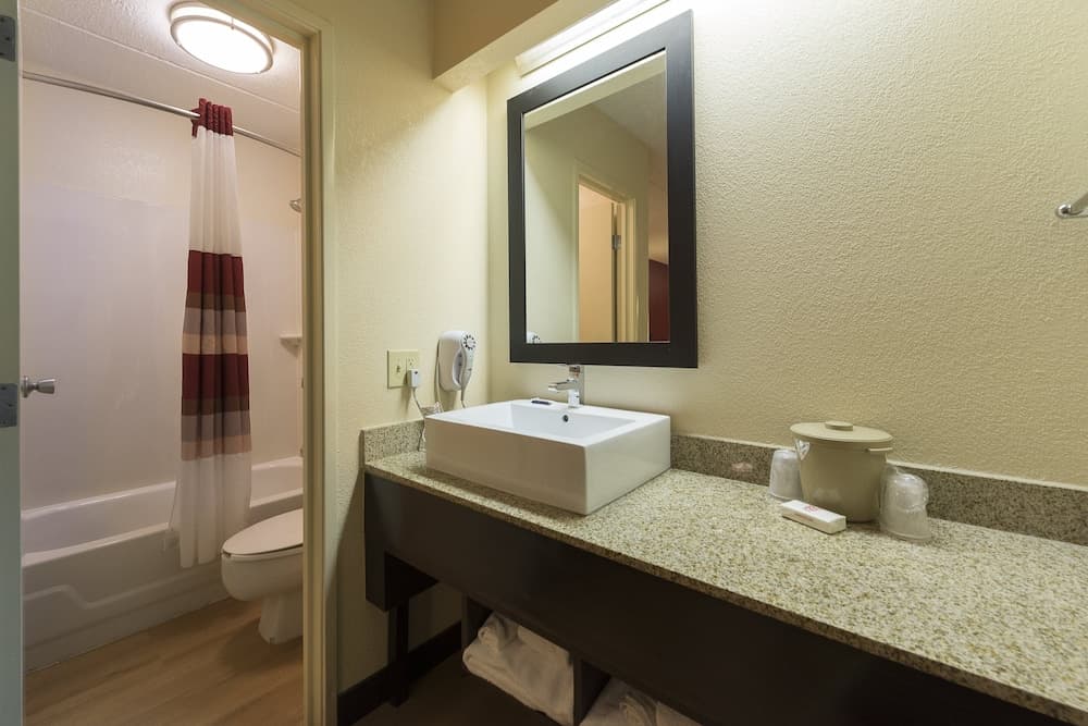 Red Roof Inn PLUS+ University at Buffalo - Amherst