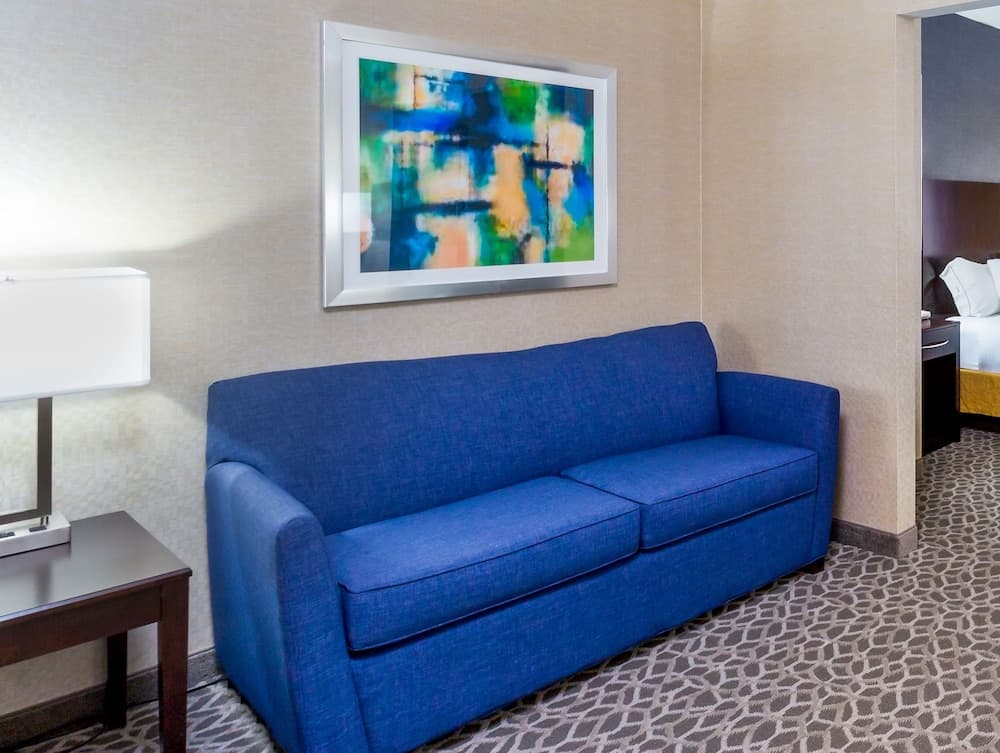 Holiday Inn Express Hotel & Suites Mt. Holly by IHG