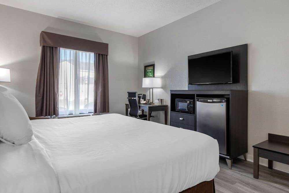 Econo Lodge at the University