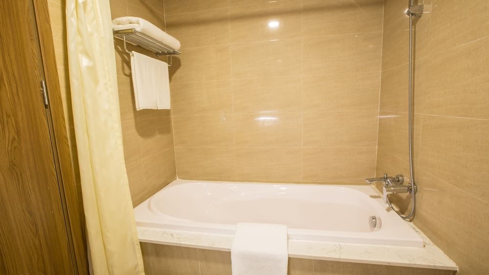 Muong Thanh Luxury Phu Tho Hotel