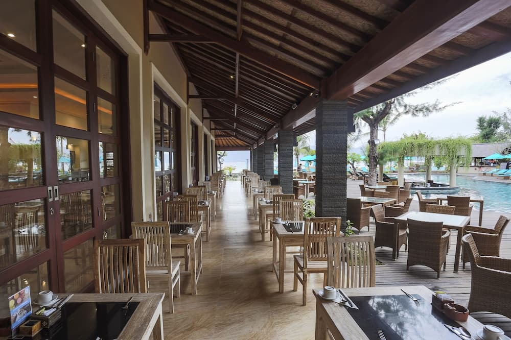 Vila Ombak Hotel