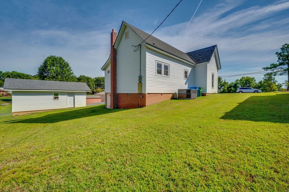 Albemarle Home Rental Near Shopping + Dining!