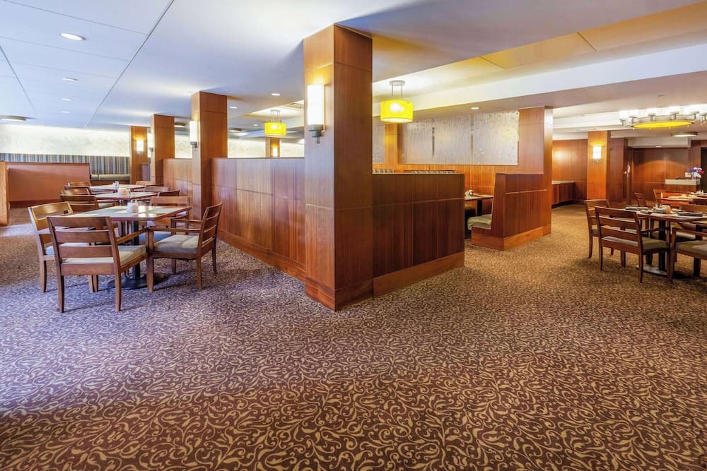 Randolph Hotel Liverpool/Syracuse/Airport West, Trademark
