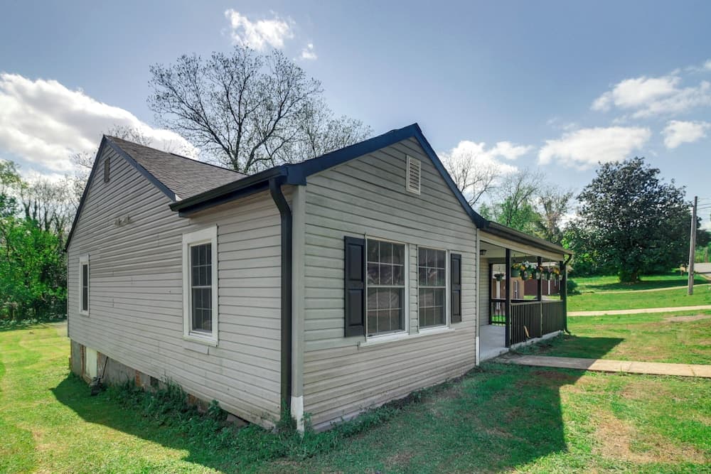 6 Mi to Crowders Mountain: Peaceful Home w/ Porch