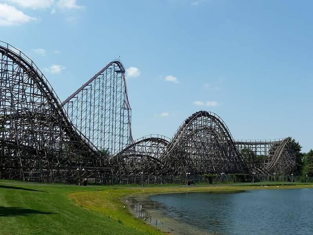 Darien Lake Lodge on the Lake