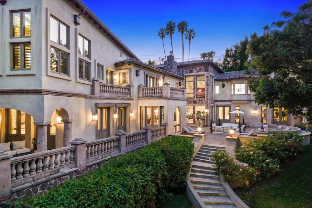 Carolwood - Modern Tuscan Villa With Rolling Lawns and Loggia in Holmby Hills