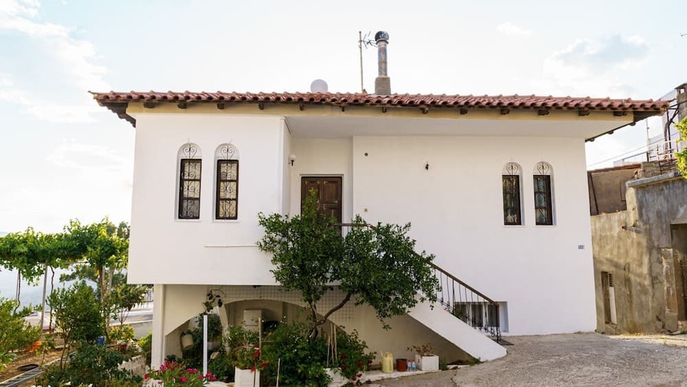 Emphasis Traditional House