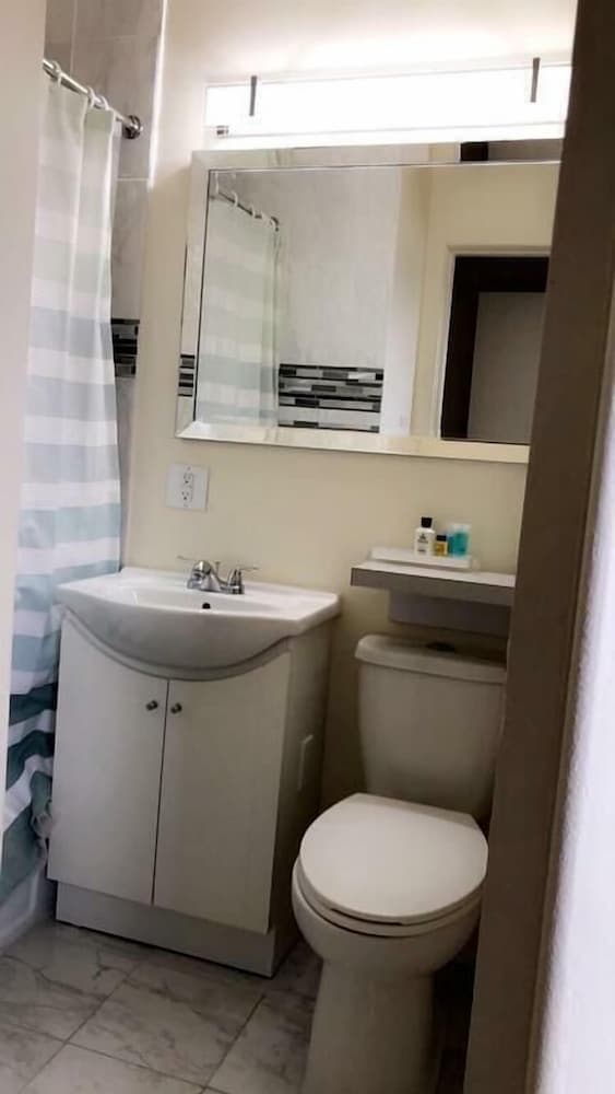 Ramada by Wyndham West Edmonton Hotel & Suites