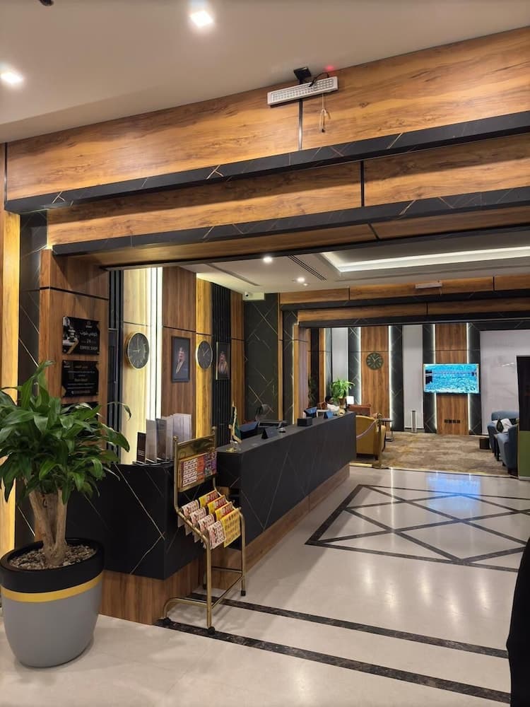 SWAT SERVICED APARTMENTS 5