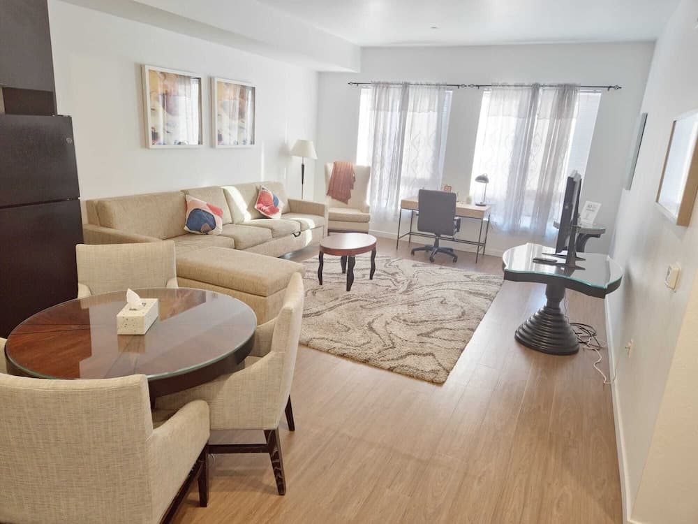 Premier Apts in Vibrant Downtown LA