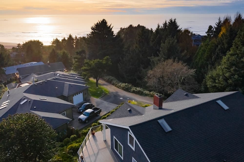 Anchor's Retreat by Avantstay Gorgeous Clift Top Views w/ Incredible Patio