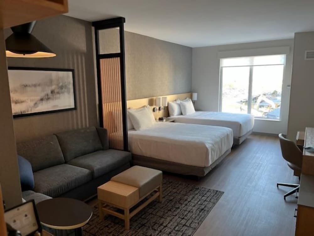 Hyatt Place Toronto Airport