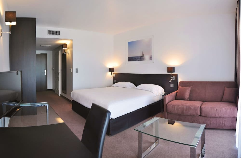Golden Tulip Pornic Suites