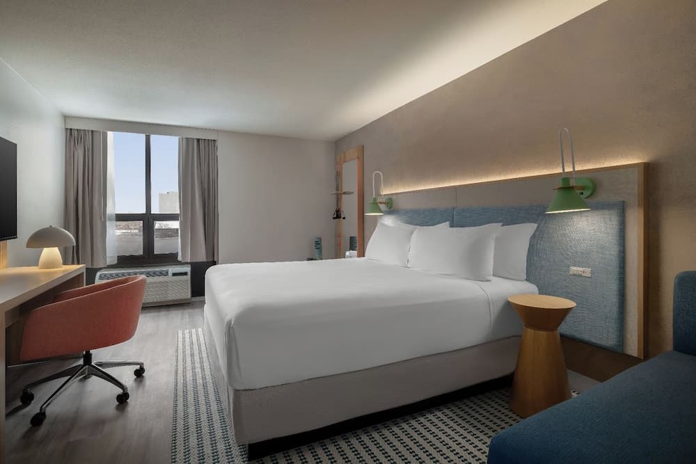 EVEN Hotel Detroit North - Troy