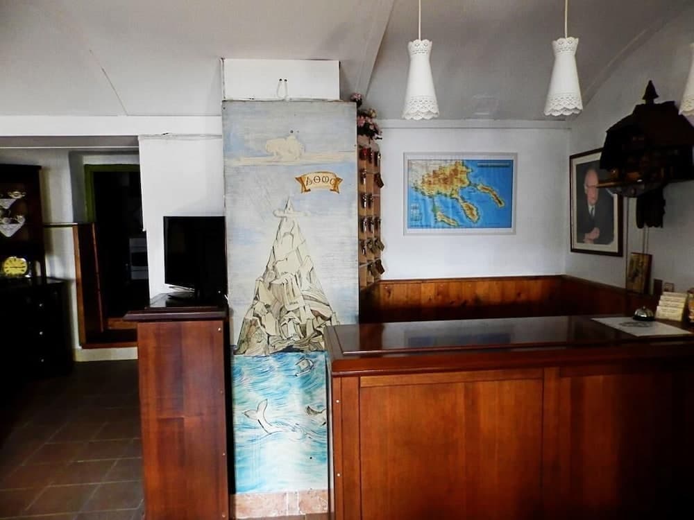 Akanthos Hotel