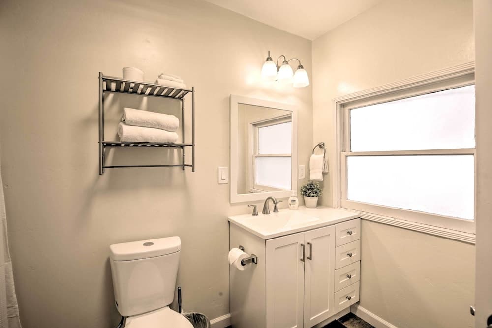 Modern Duplex Near Gaylord Resort & Bayfront!