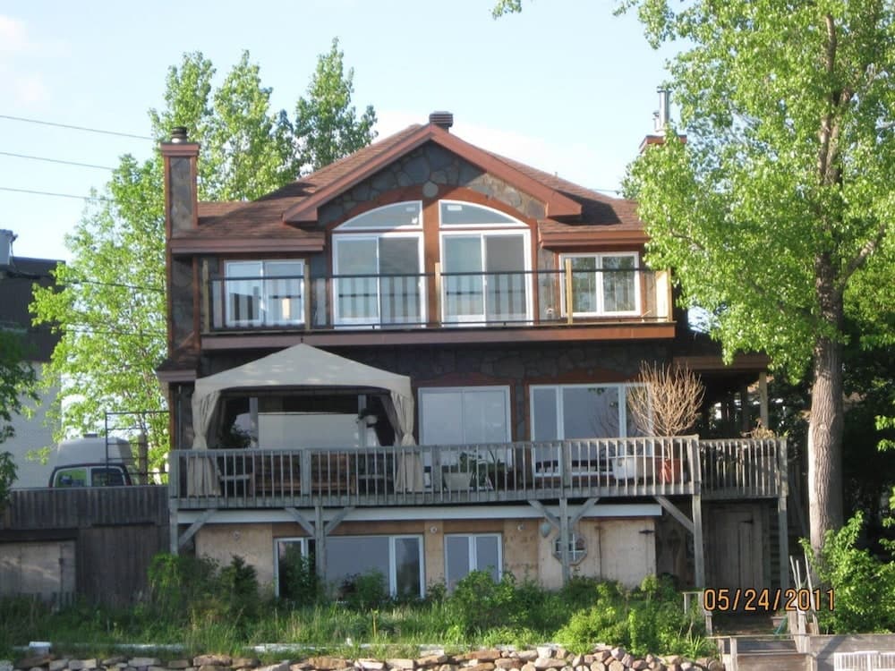 Waterfront Apartment 300742