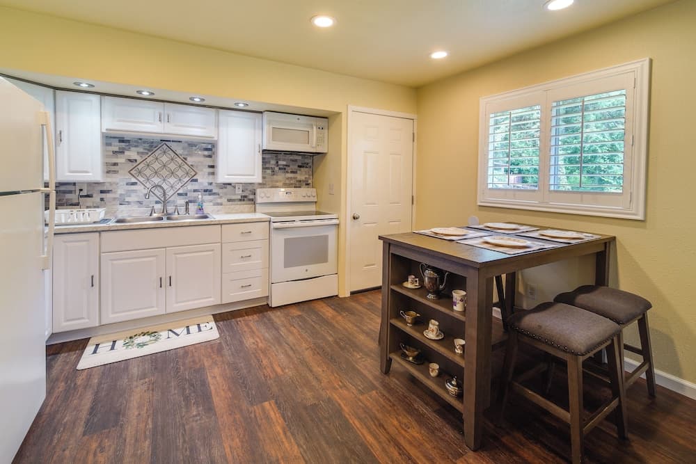 Sunny California Retreat w/ Pool Access & Patio!
