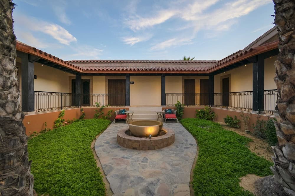 Cabo Beach Cottage, Oceanview, 35 off Quivira Golf - Direct Access to the Beach