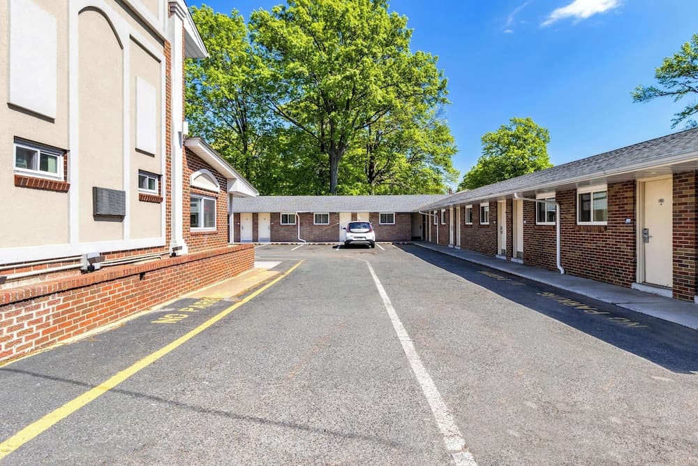 Americas Best Value Inn Avenel Woodbridge