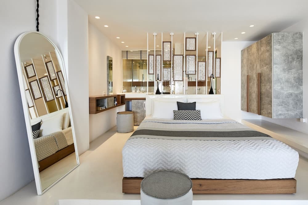 Oia Suites