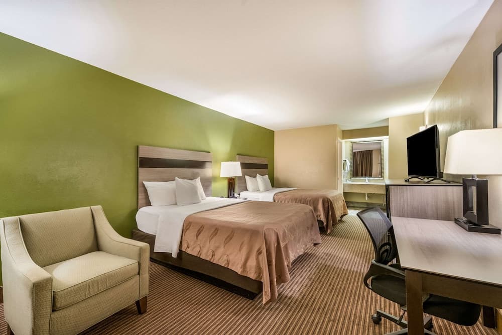 Quality Inn & Suites Garland - East Dallas
