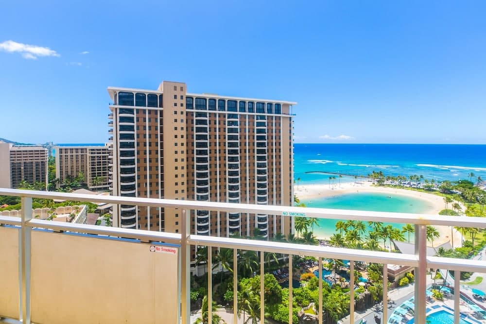 Ilikai Tower One Bedroom Lagoon View Waikiki Condos With Lanai & Free Wifi