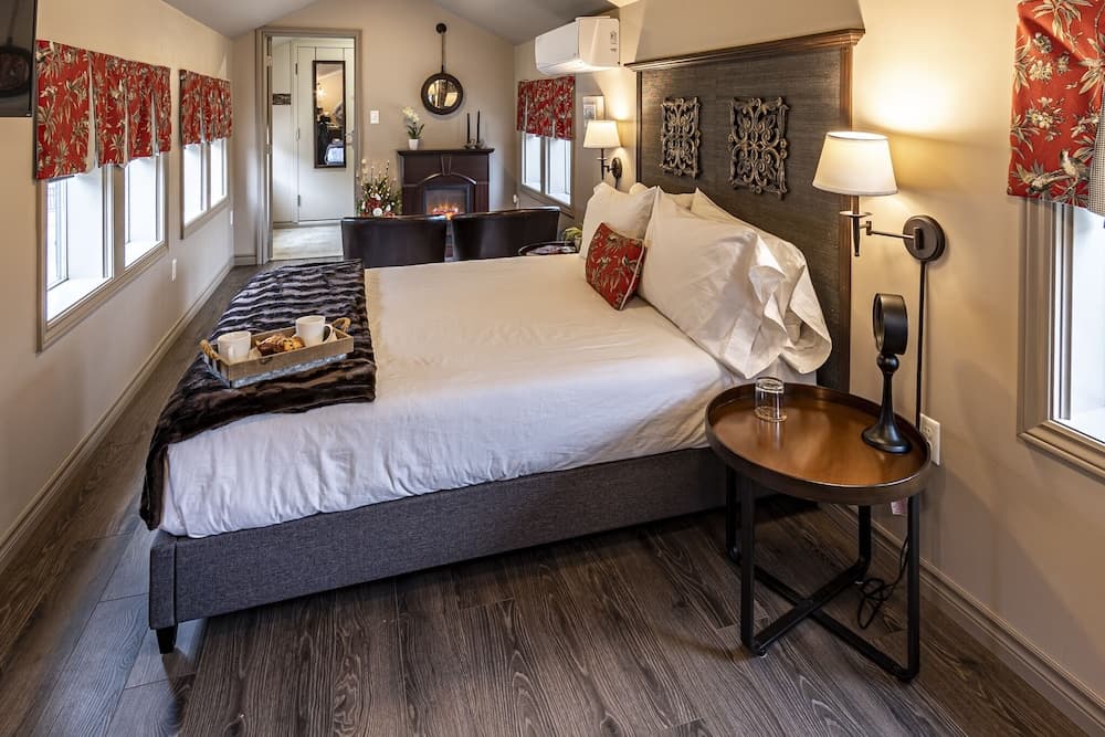 Shamrock Suites