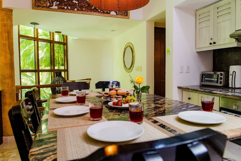 Maya Villa Condo Hotel & Beach Club