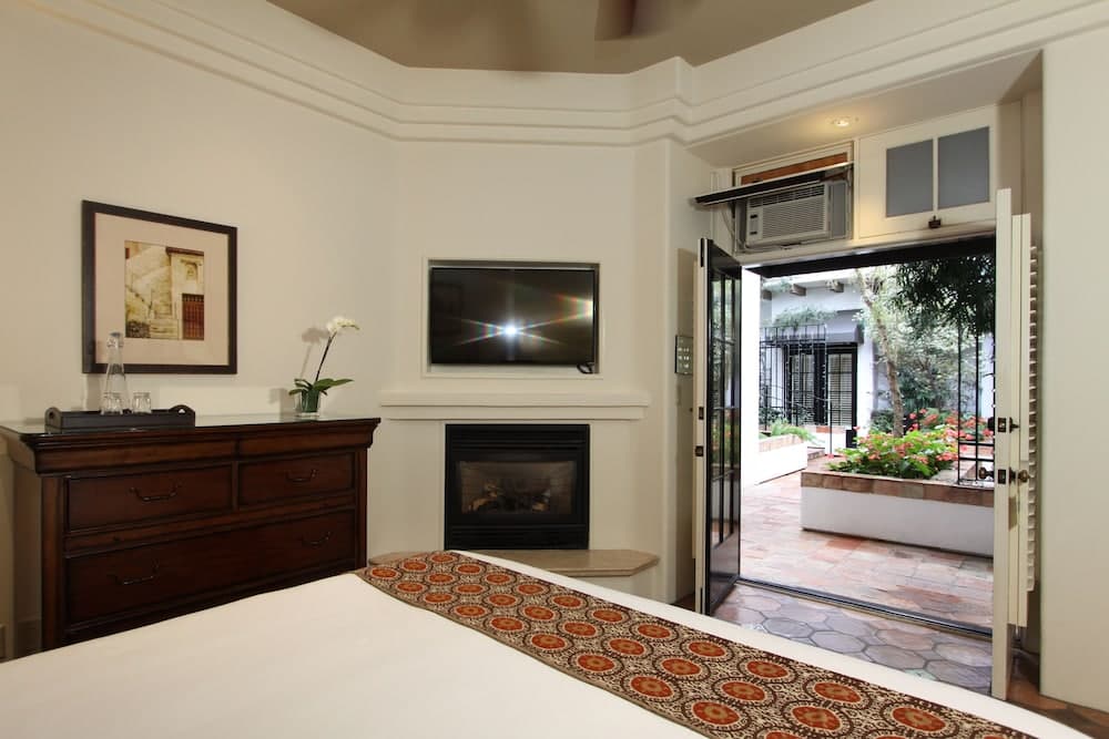 Cypress Inn