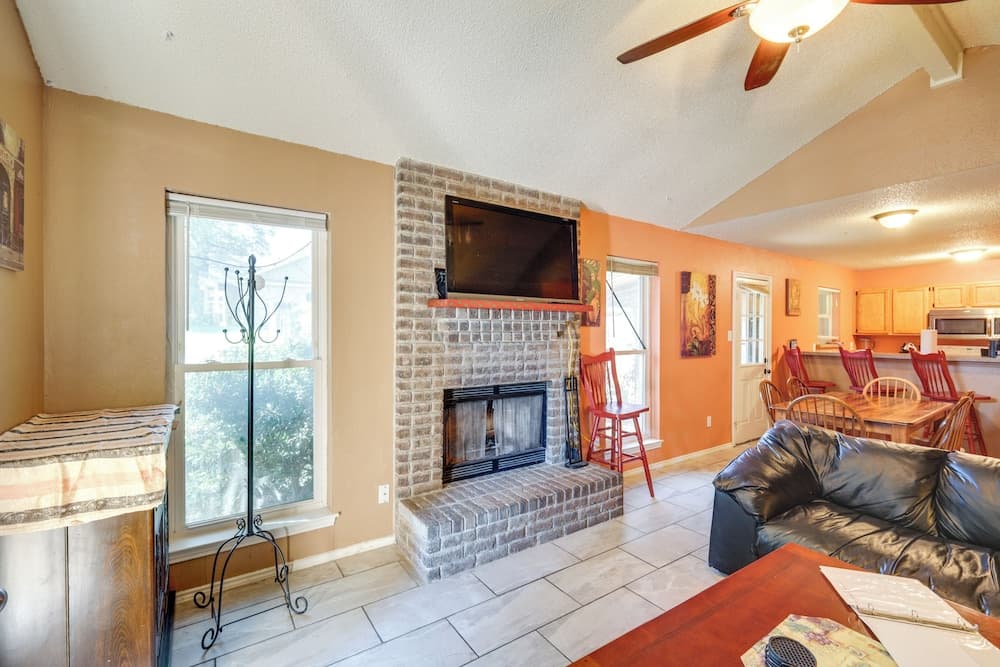 Walk to At&t Stadium: Game Day Home Base w/ Patio!