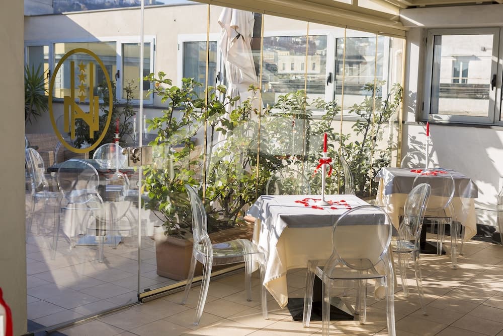 Hotel Naples