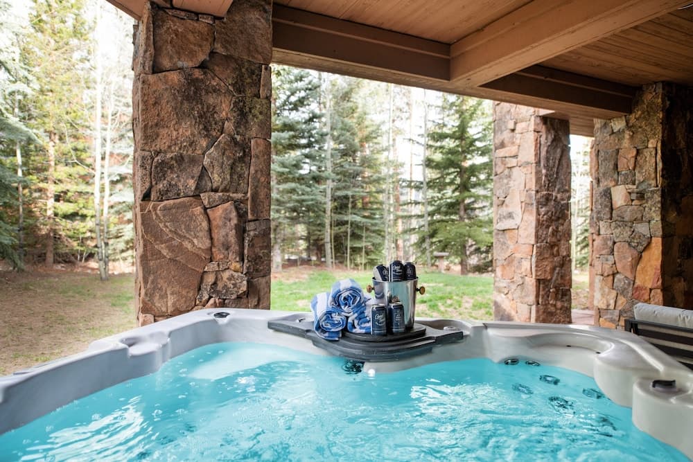 Cherry Ridge by Avantstay Incredible Mountain Mansion w/ Game Room, Hot Tub & Views!!