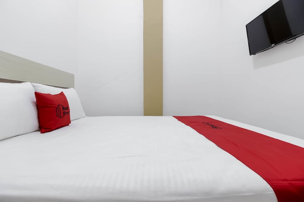 RedDoorz near Palembang Trade Center