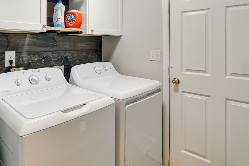 Summerville Vacation Rental: 4 Mi to Downtown!