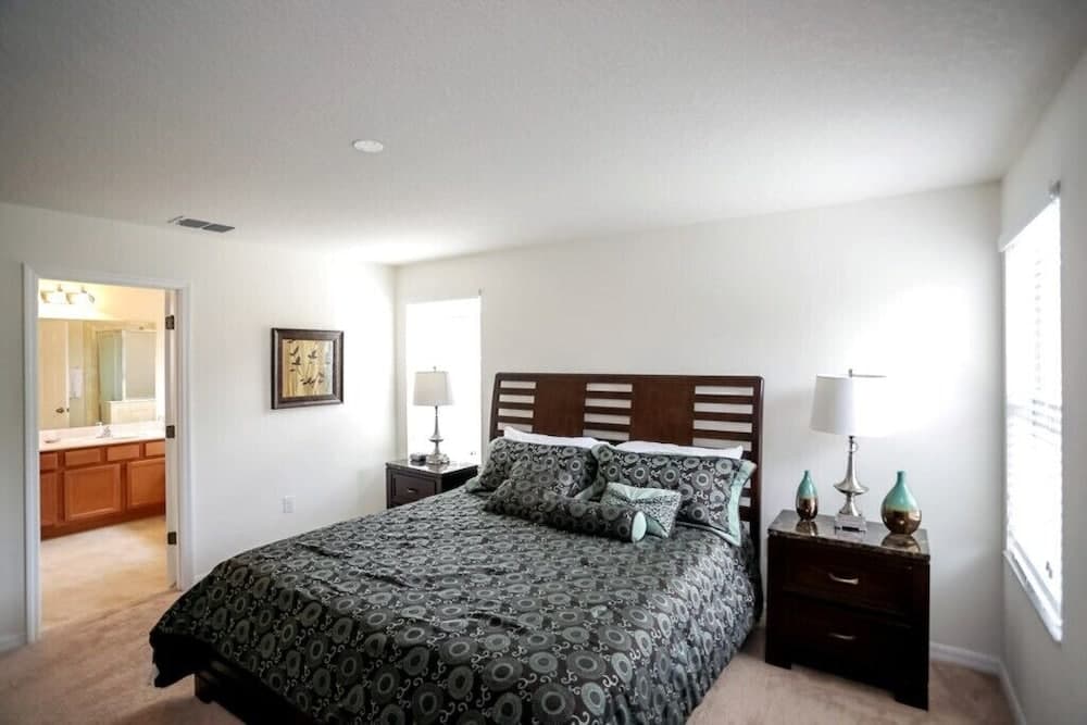 Spacious At The Bellavida Resort 220 6 Bedroom Home by RedAwning