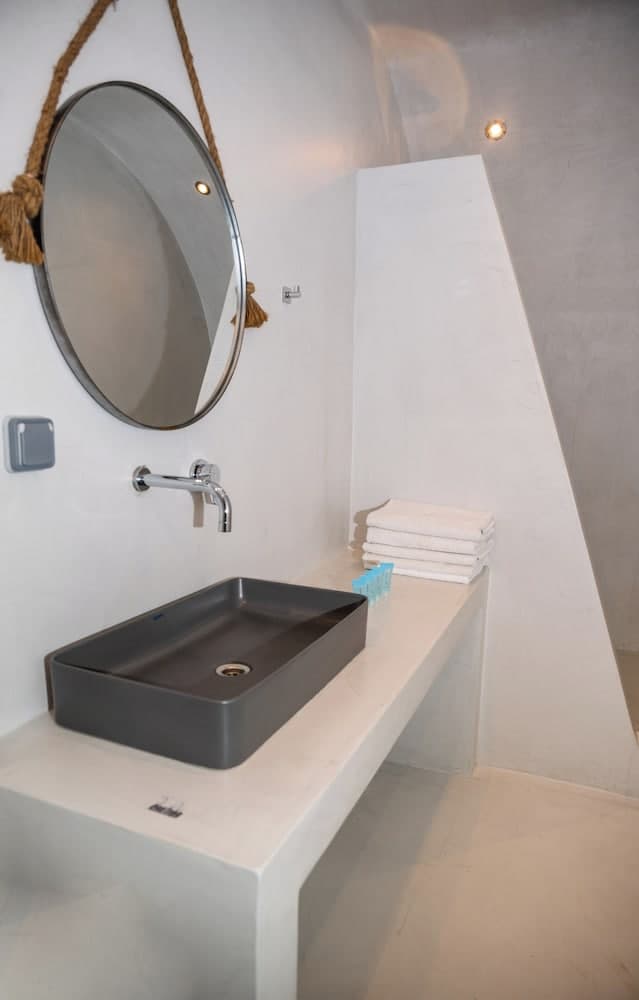 Cliff Aura Suites