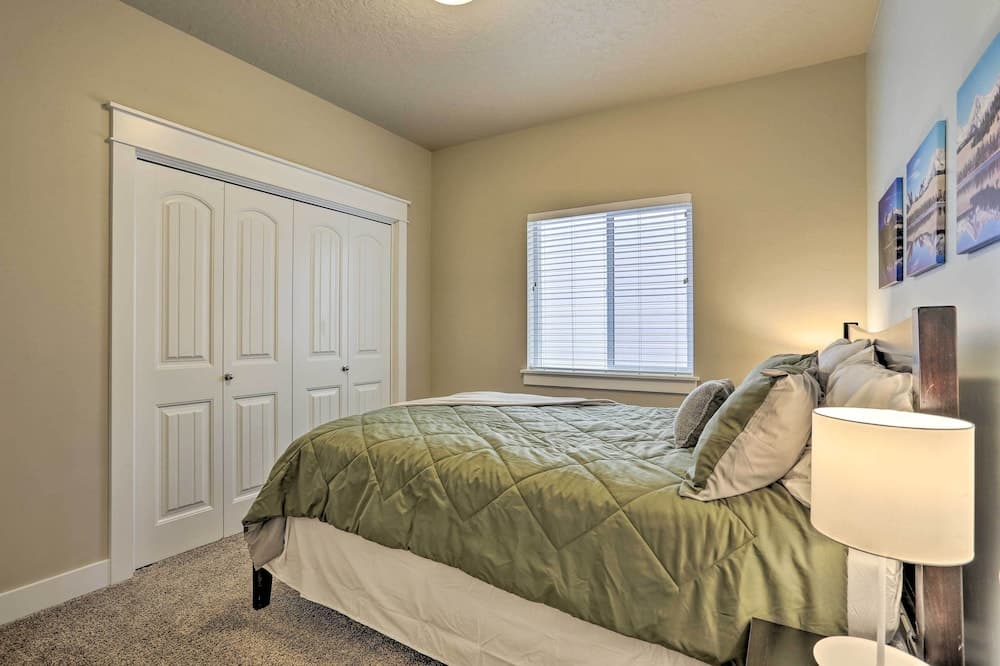 Charming Boise Home ~ 8 Mi to Downtown!