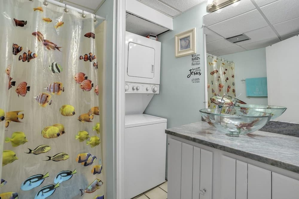 Crab Cove On The Bay 407 3 Bedroom Condo by RedAwning