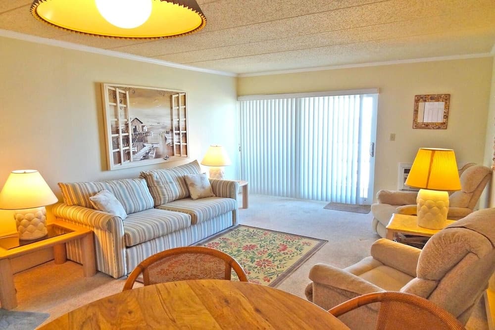 Barefoot Country 304 1 Bedroom Condo by RedAwning