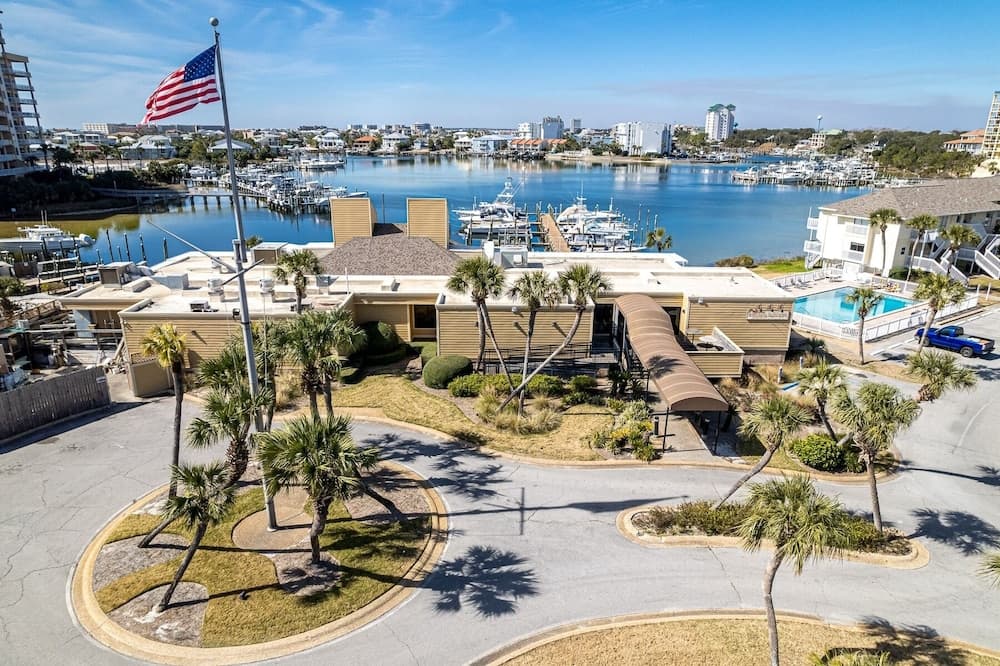 Sandpiper Cove 1119 1 Bedroom Condo by RedAwning