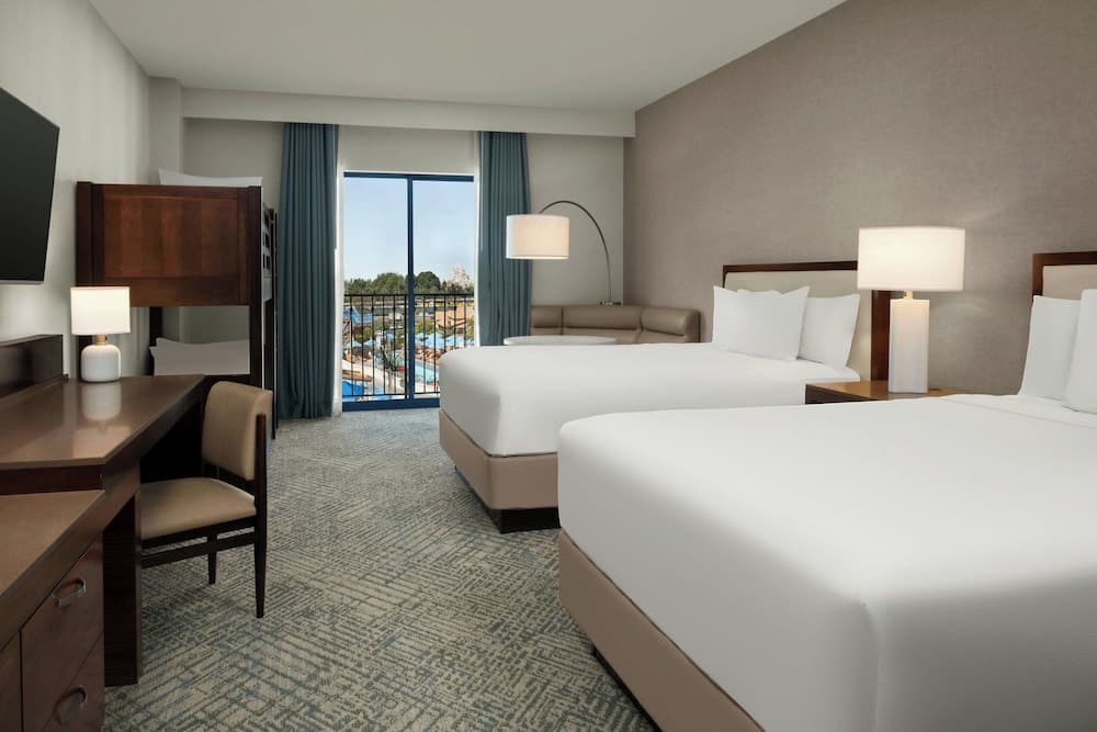 Courtyard by Marriott Anaheim Theme Park Entrance
