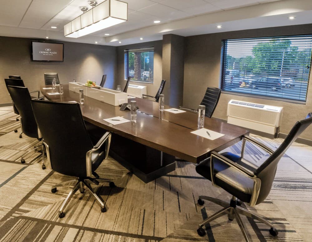 Crowne Plaza Niagara Falls NY Riverside by IHG