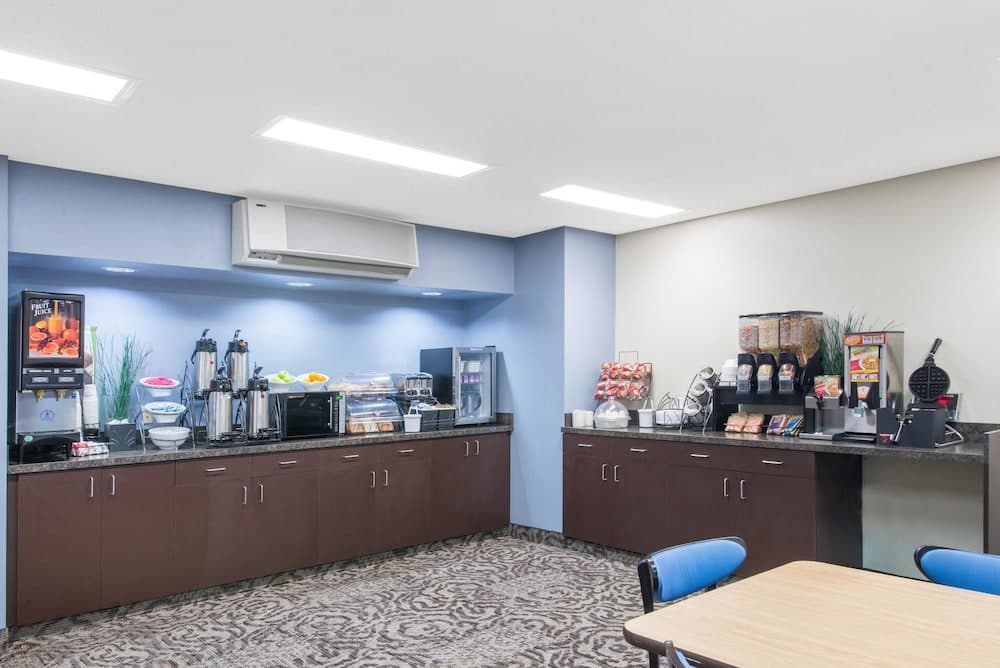 Microtel Inn & Suites by Wyndham Seneca Falls