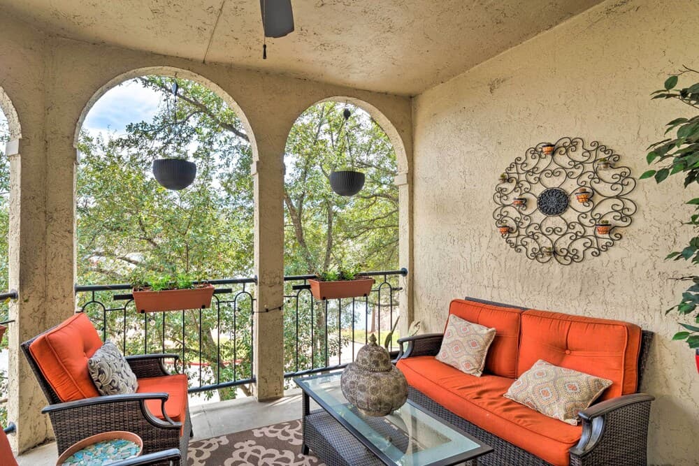 Lakefront Lago Vista Condo w/ Resort Amenities!