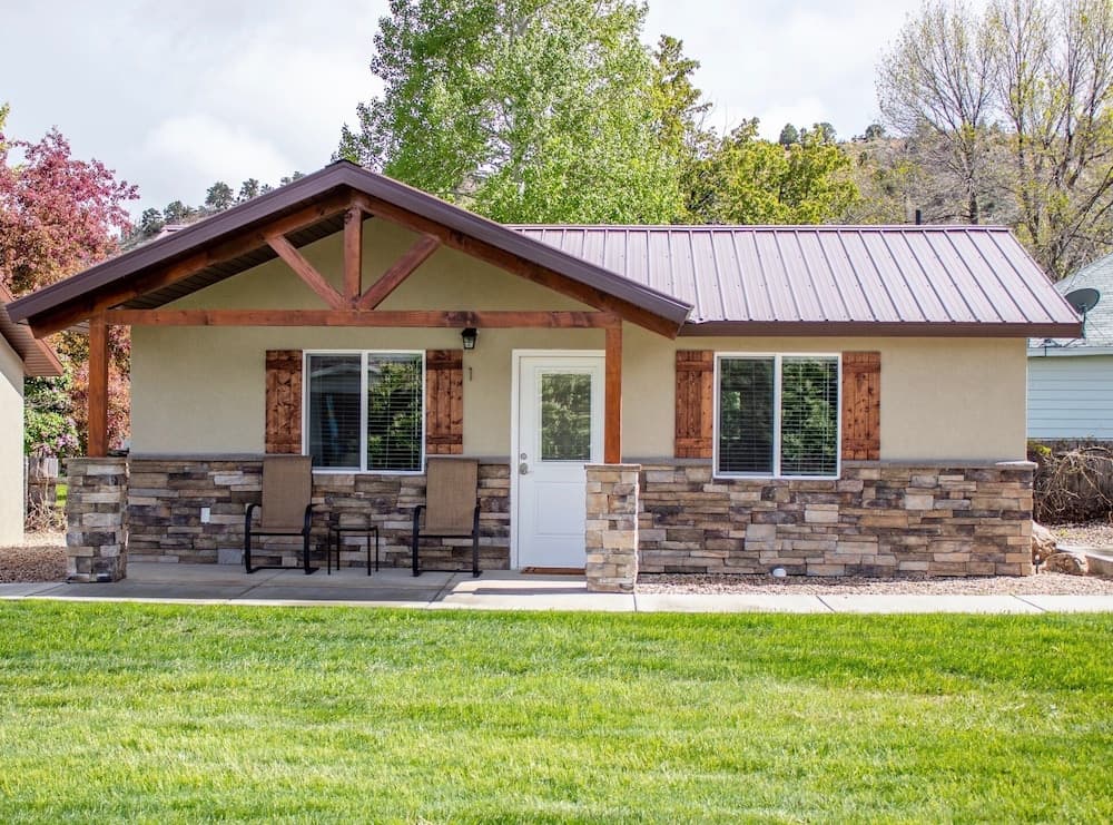 Bybee's Steppingstone Motel